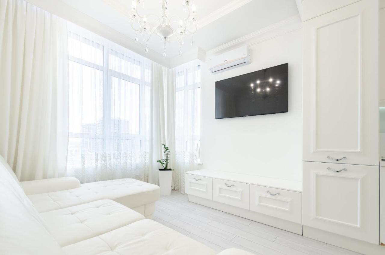 Petrovdom Apartments 10-353 In Rc Central Park, 7 John Mccain Street Kiev Bagian luar foto