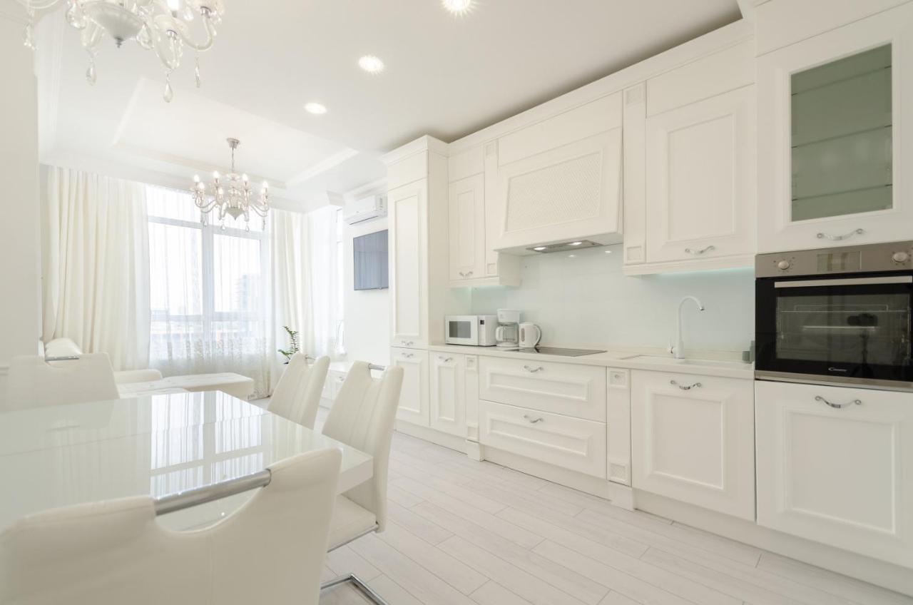 Petrovdom Apartments 10-353 In Rc Central Park, 7 John Mccain Street Kiev Bagian luar foto