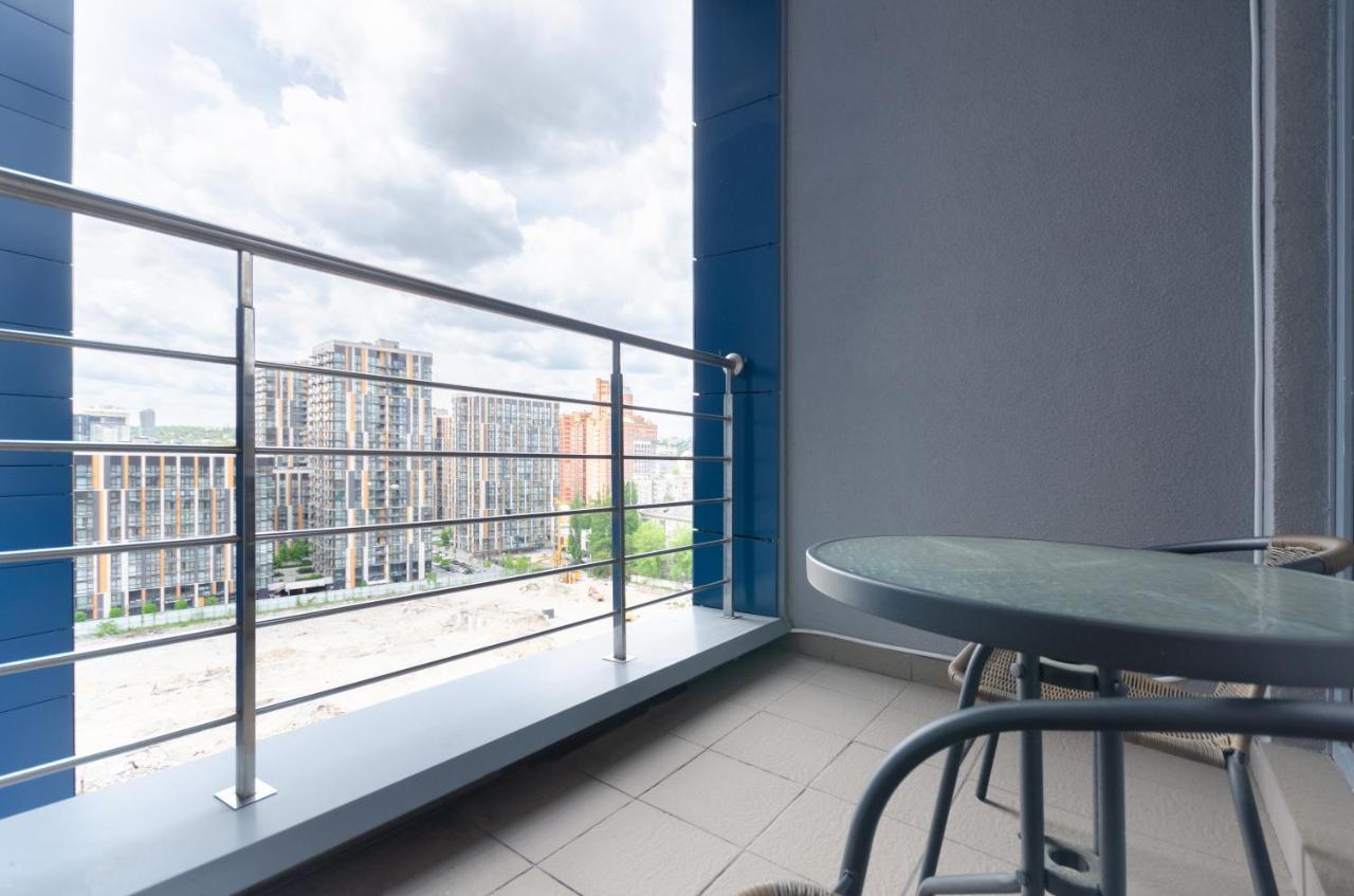 Petrovdom Apartments 10-353 In Rc Central Park, 7 John Mccain Street Kiev Bagian luar foto