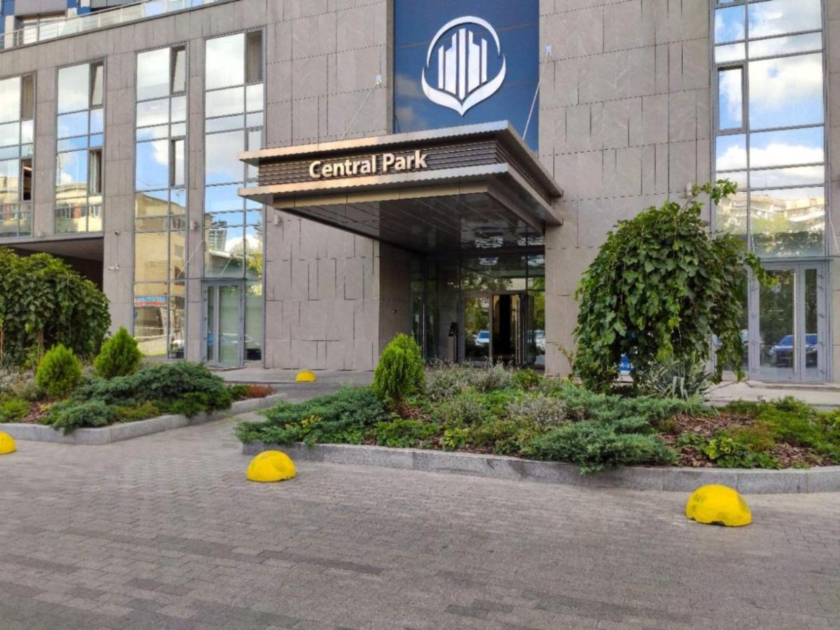 Petrovdom Apartments 10-353 In Rc Central Park, 7 John Mccain Street Kiev Bagian luar foto