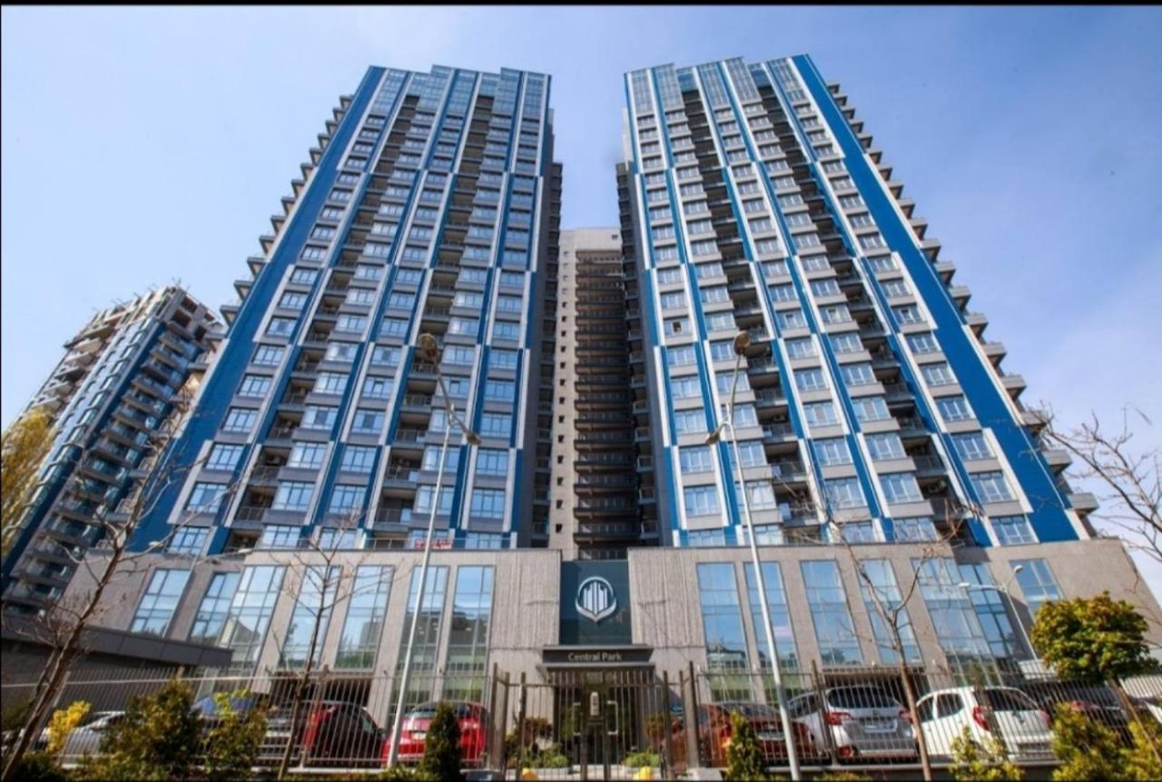 Petrovdom Apartments 10-353 In Rc Central Park, 7 John Mccain Street Kiev Bagian luar foto